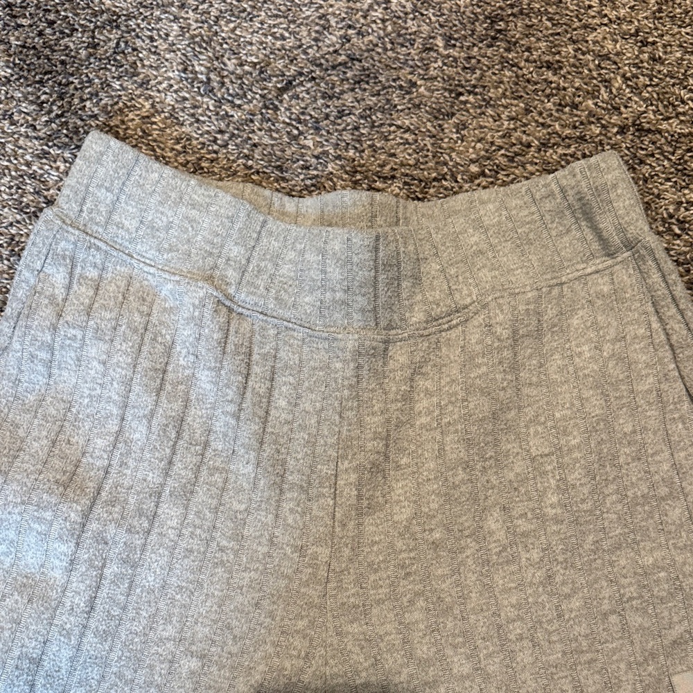 Alo wide leg sweats - Picture 3 of 4